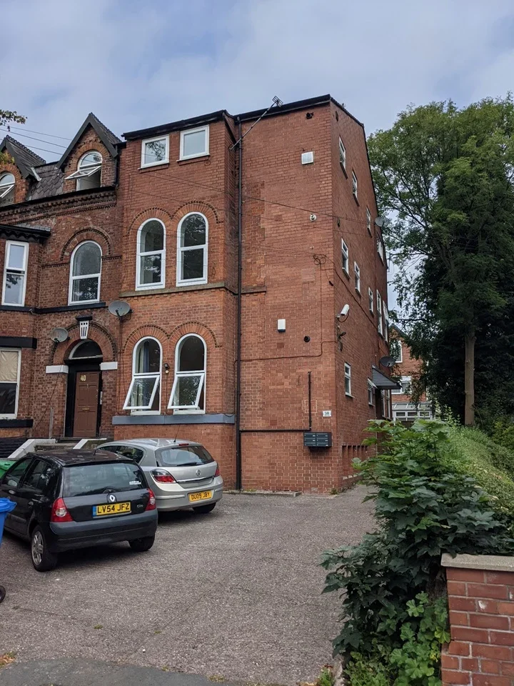 Flat Osborne Road in Manchester