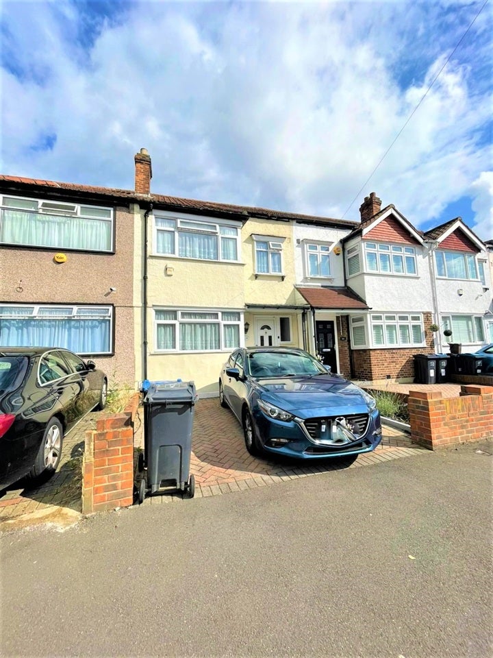 House New Barns Avenue in Greater London