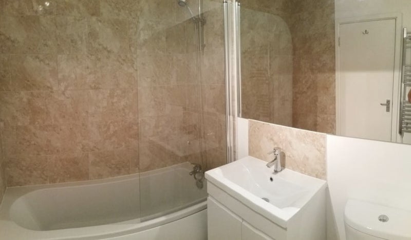 Room Seagrave Road in Greater London