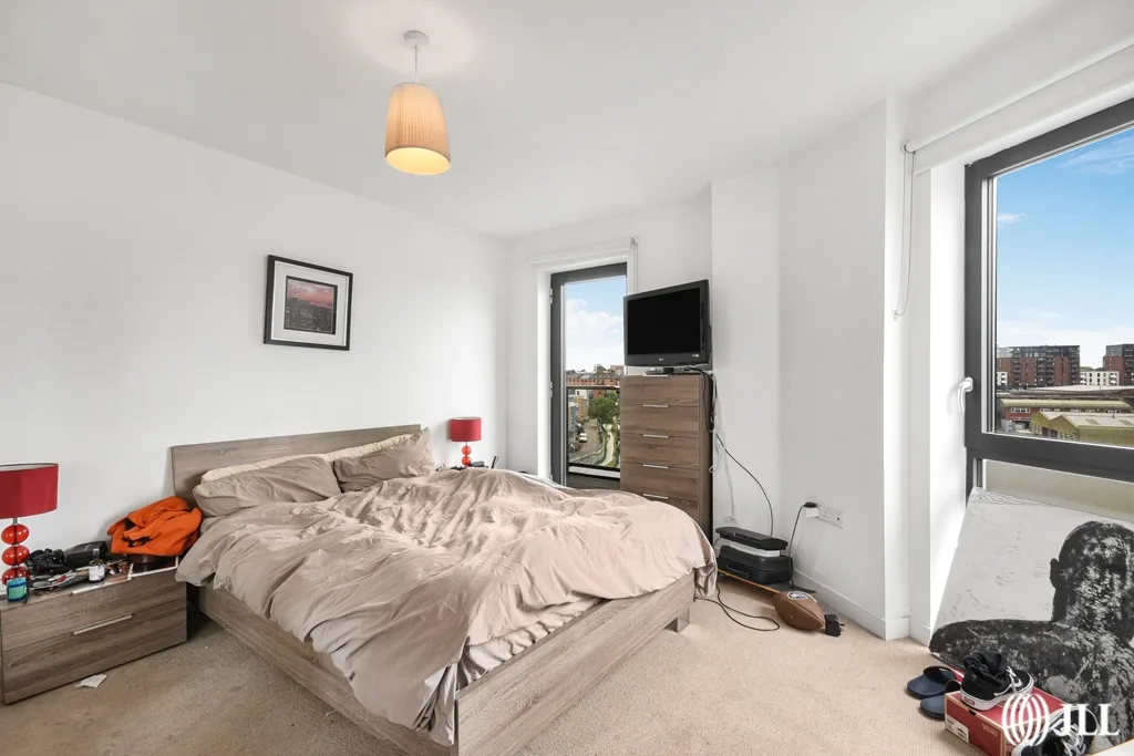 Flat Teviot Street in Greater London