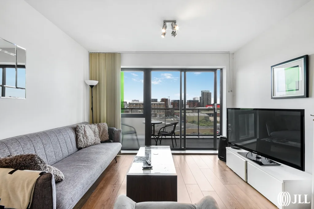 Flat Teviot Street in Greater London