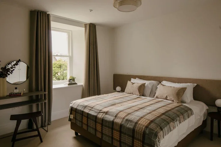 Flat Claremont Crescent in City of Edinburgh