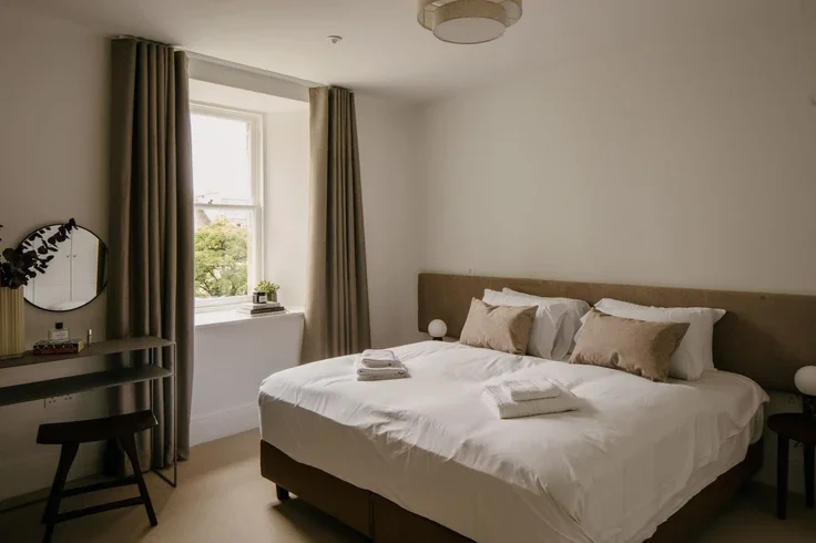 Flat Claremont Crescent in City of Edinburgh