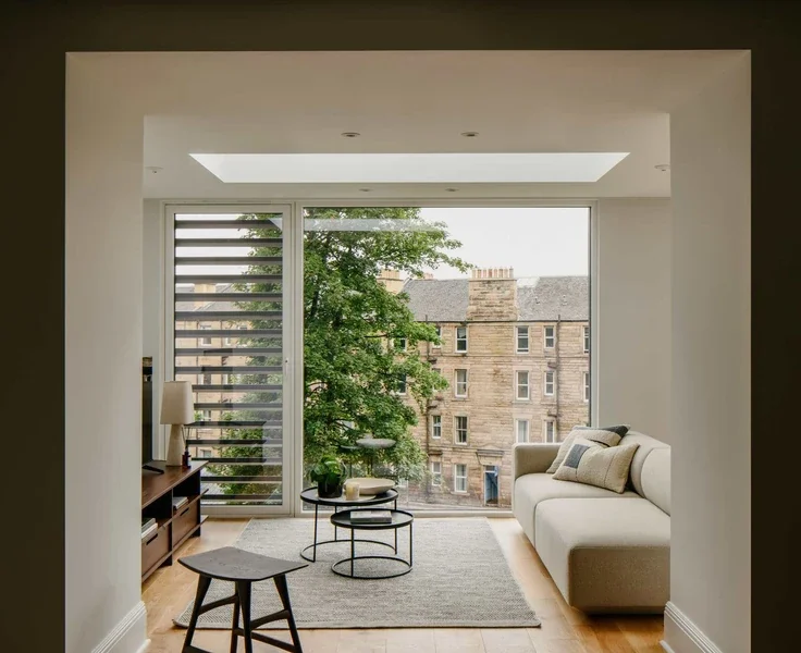 Flat Claremont Crescent in City of Edinburgh