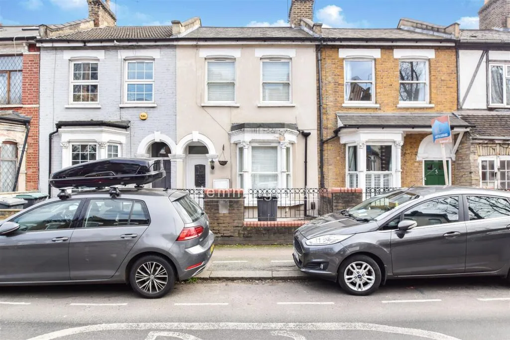 House Hornsey Park Road in Greater London