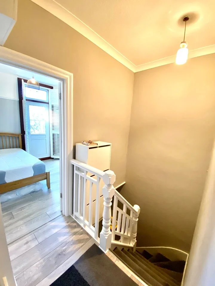 Room Minster Road in Greater London