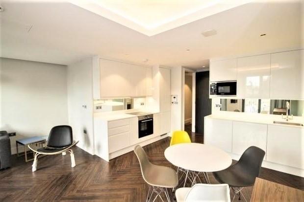 Flat Penrose Street in Greater London