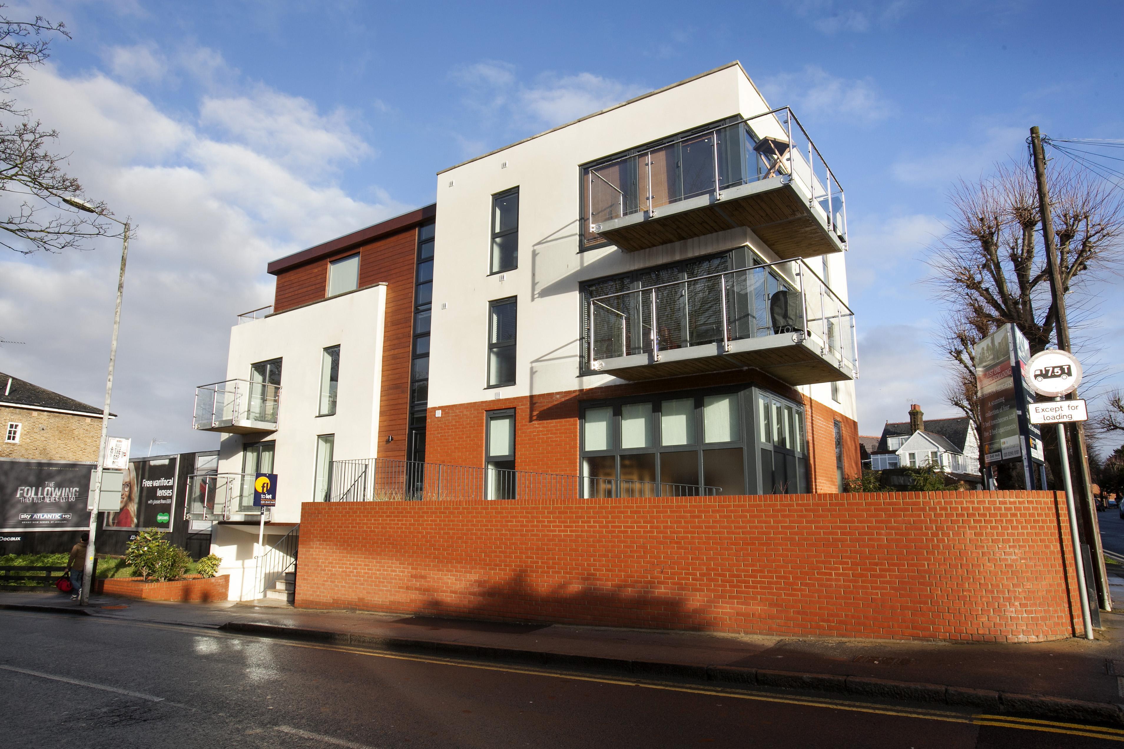 Flat Surbiton Hill Road in Greater London