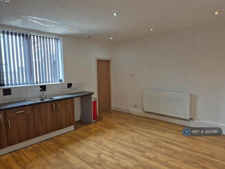 Flat Moorgate Street in Blackburn