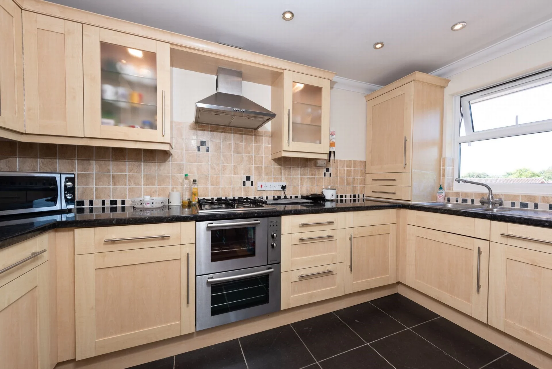 Flat Guildford Road East in Rushmoor