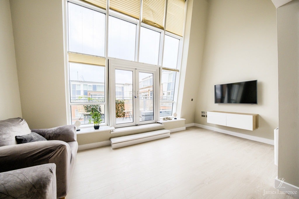 Flat Regent Place in Birmingham