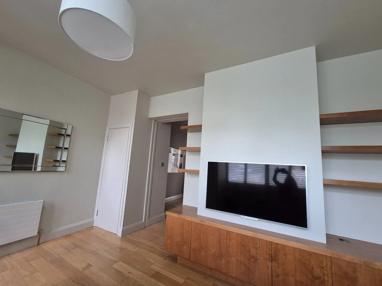 Flat Shelton Road in Greater London