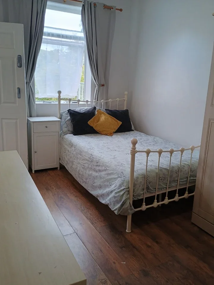 Room Stourbridge Road in Brierley Hill