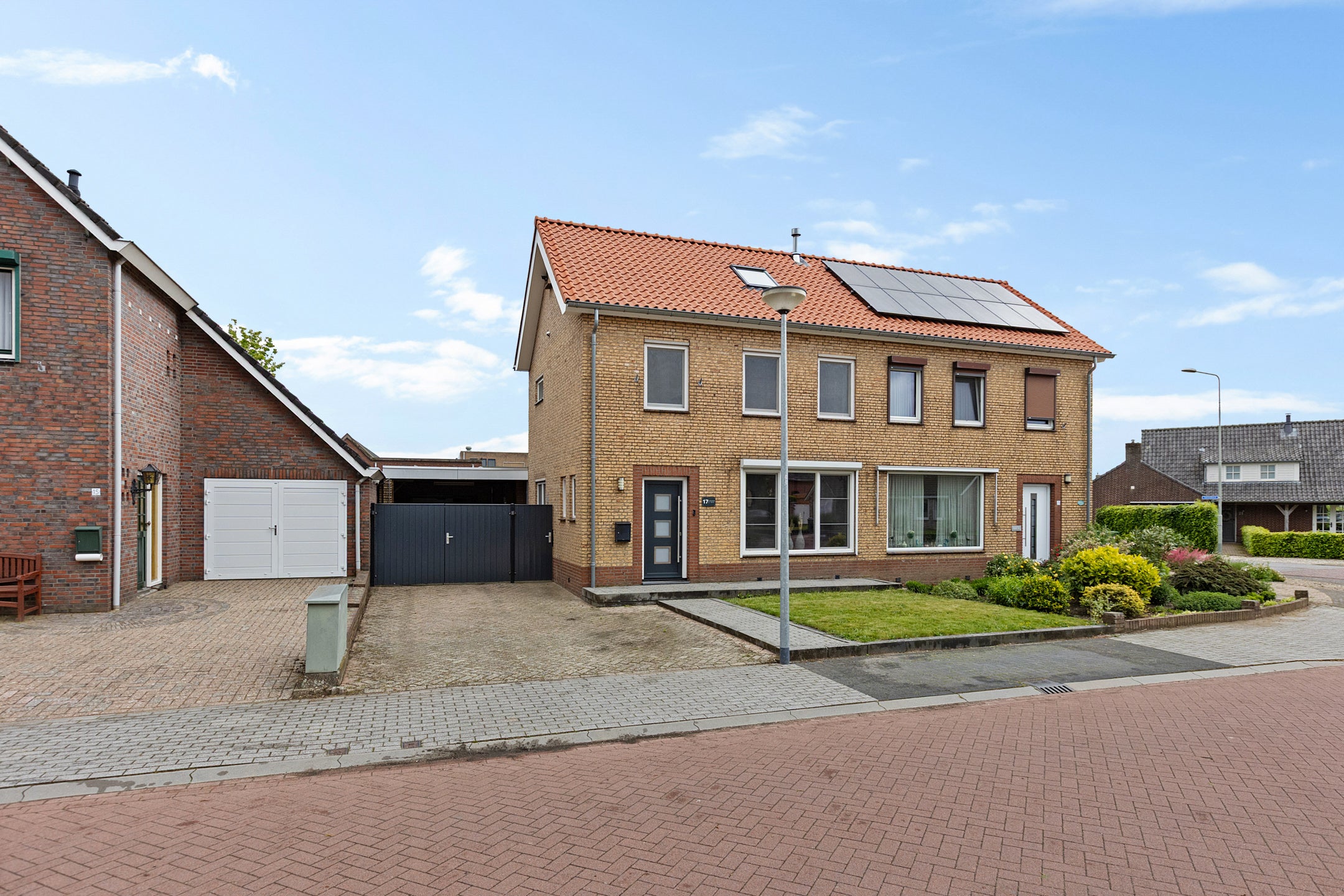 Huis Hanssum 17 in Neer