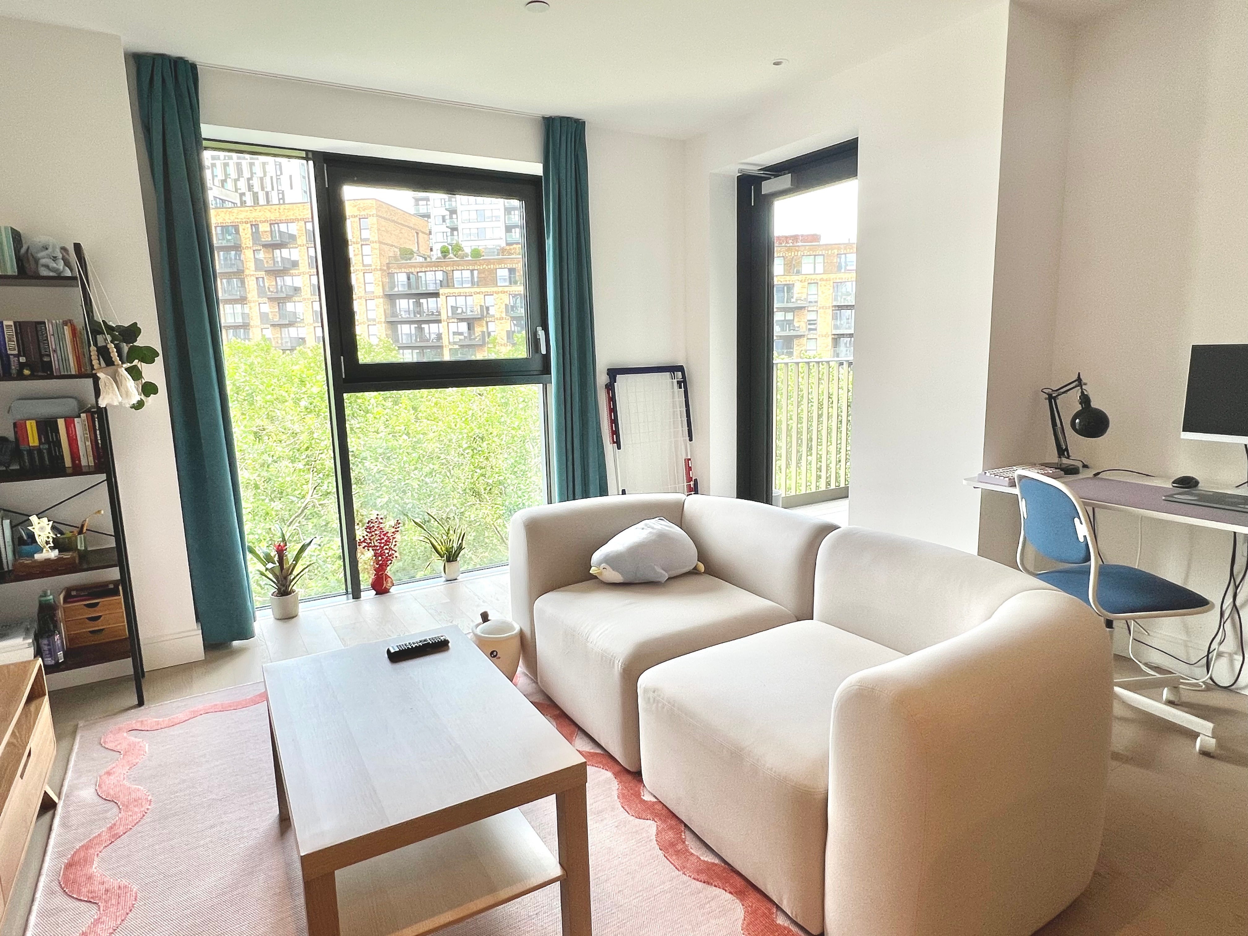 Flat Date Street in Greater London