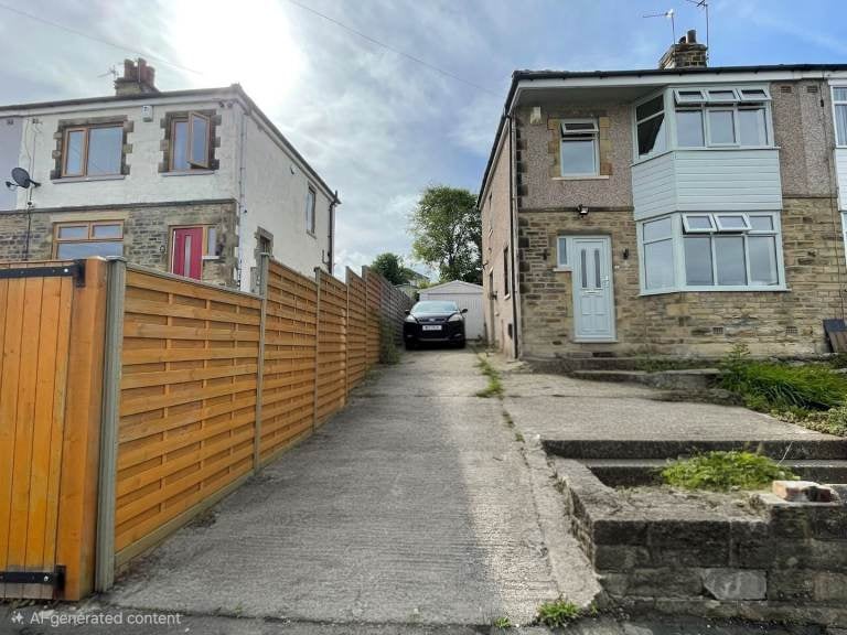 House Leafield Avenue in Bradford