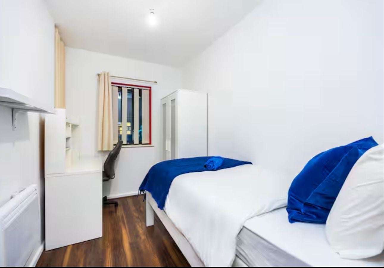 Room City Walk in Greater London