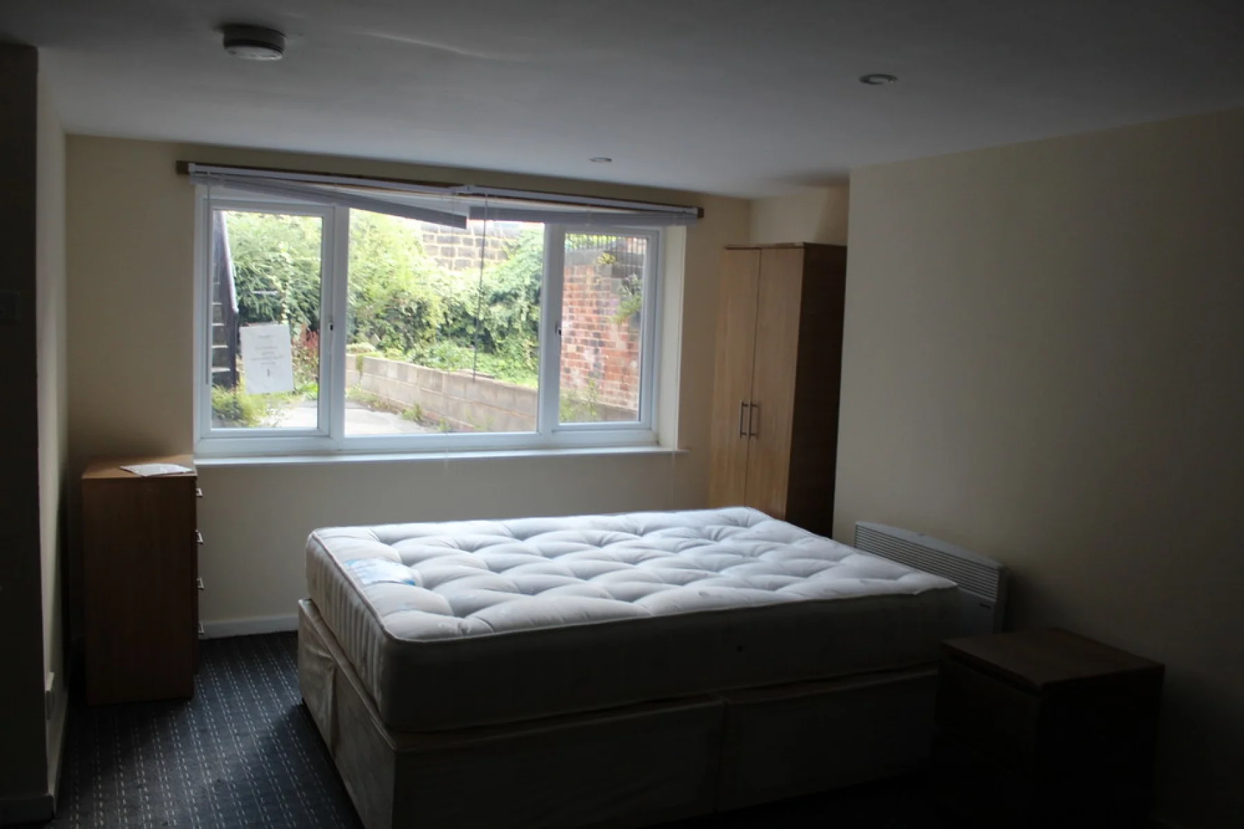 Flat Cardigan Road in Leeds