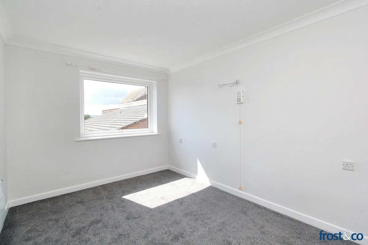Flat Seldown Lane in Poole
