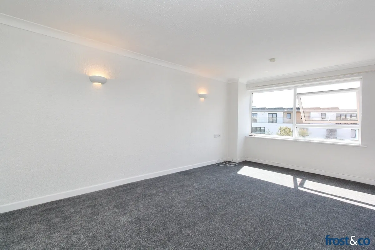 Flat Seldown Lane in Poole
