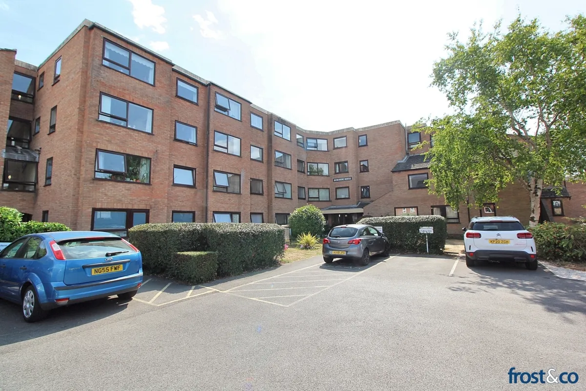 Flat Seldown Lane in Poole
