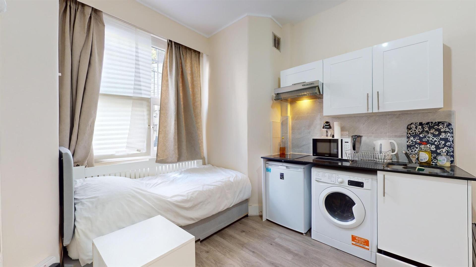 Flat Cromwell Road in Greater London