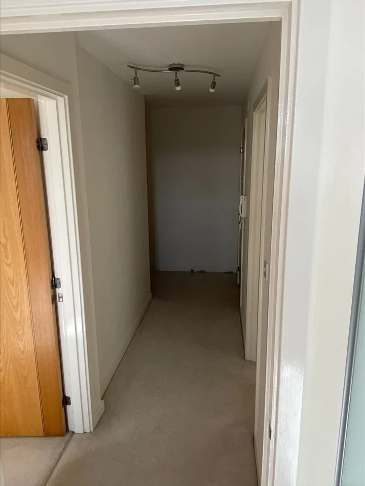 Flat Hurst Road in Elmbridge