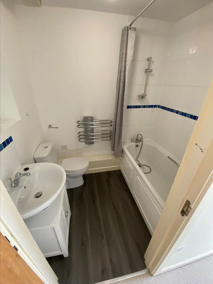 Flat Hurst Road in Elmbridge