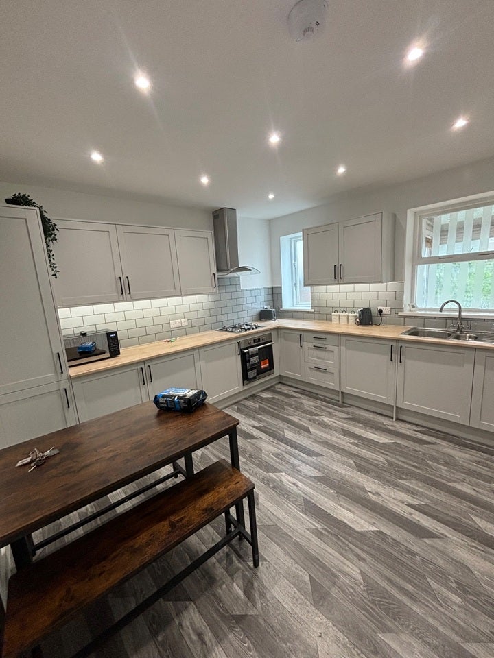 Room Endike Lane in Hull