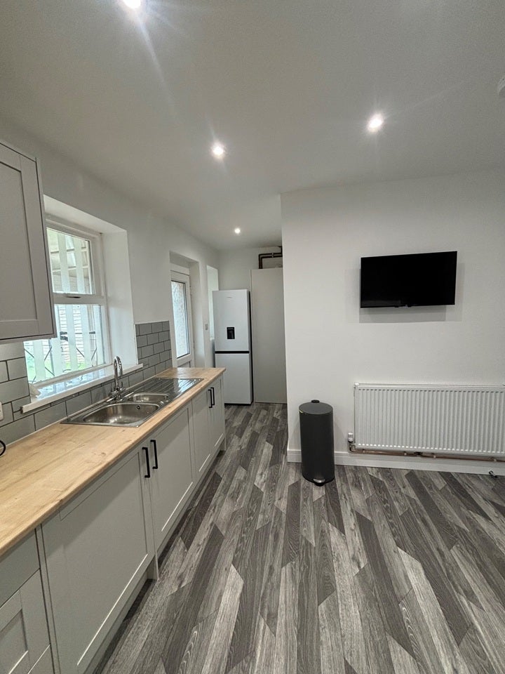 Room Endike Lane in Hull