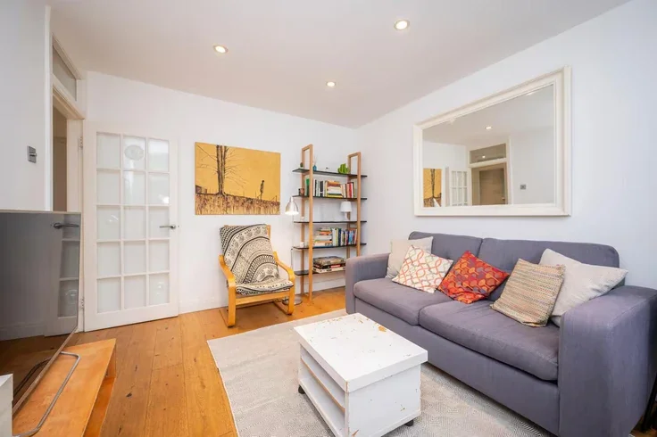 Flat Downham Road in Greater London