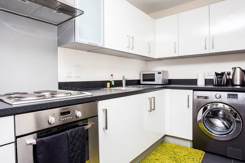 Flat Gatliff Road in City of Westminster