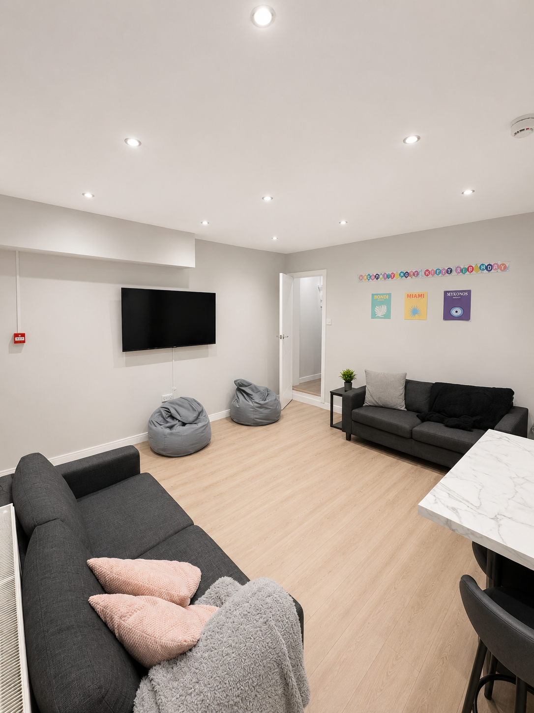 Flat Regent Terrace in Leeds