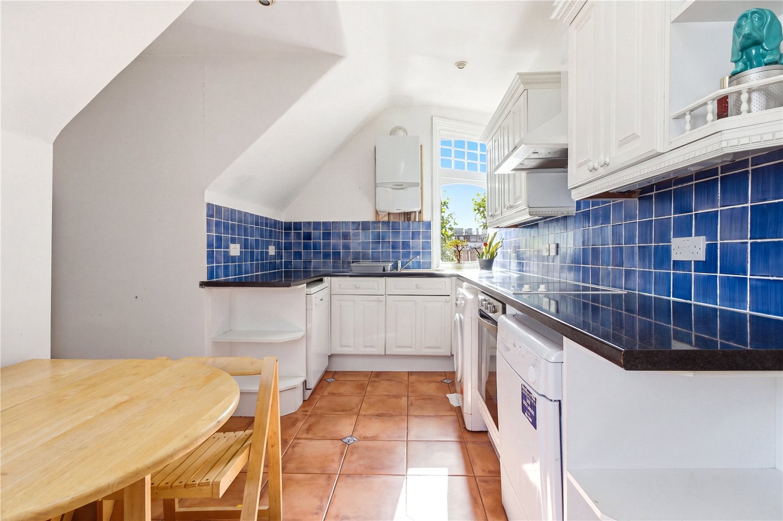 Flat Princes Avenue in Greater London