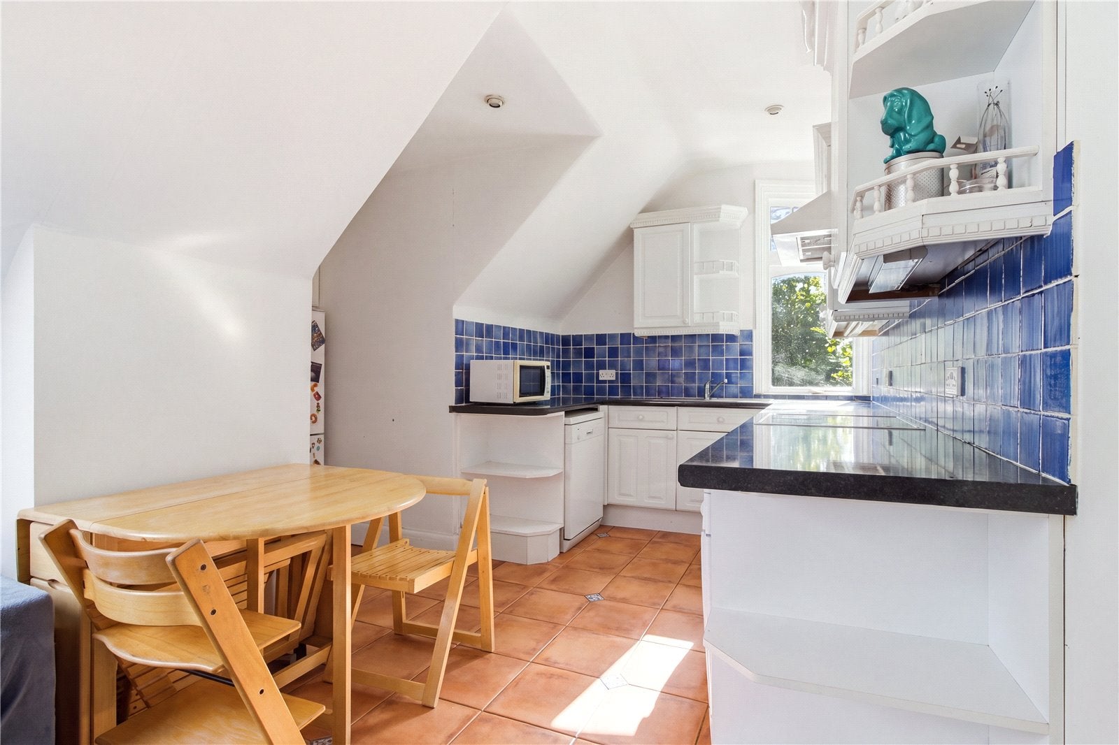 Flat Princes Avenue in Greater London