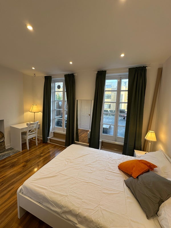 Room Cahir Street in Greater London