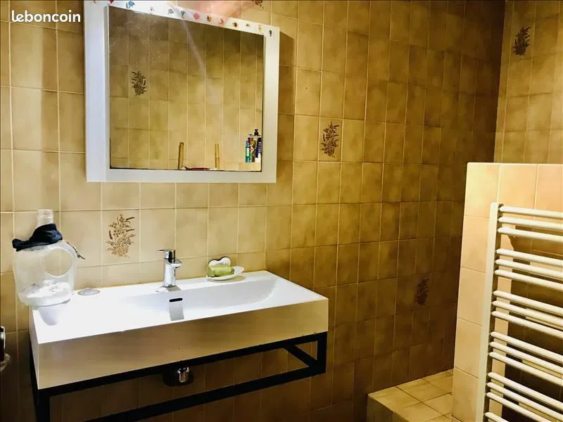 Room Avenue de la Gare in Gourdan-Polignan