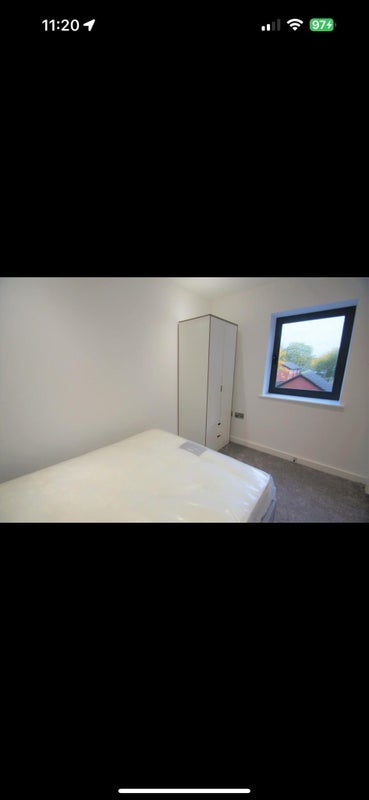Room Lower Broughton Road in Salford