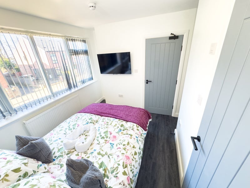 Room Derwent Street in Tameside