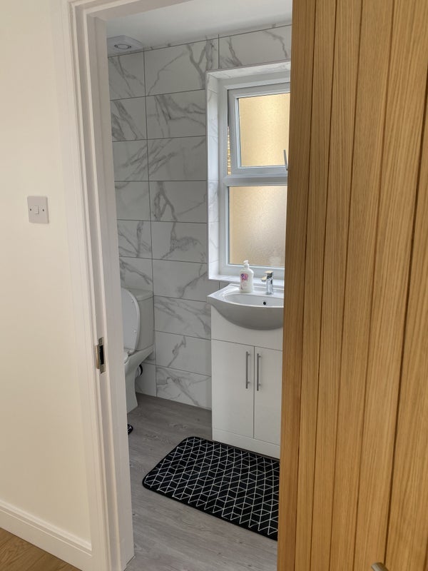 Room Burlington Road in Greater London