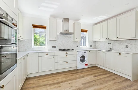 Flat Prince Andrew Way in Winkfield