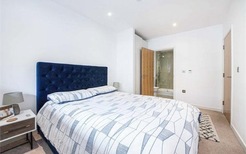 Flat Danson Mews in Greater London