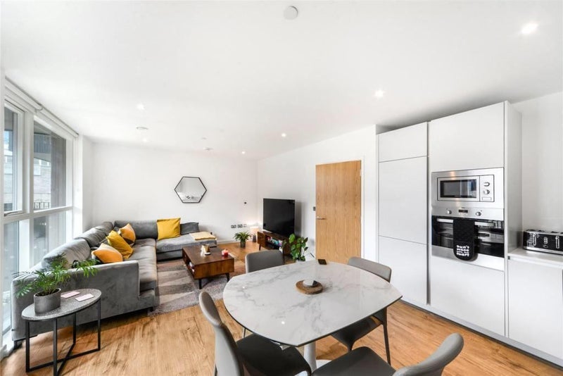Flat Danson Mews in Greater London