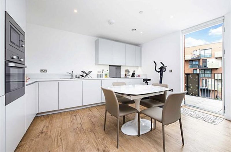 Flat Danson Mews in Greater London