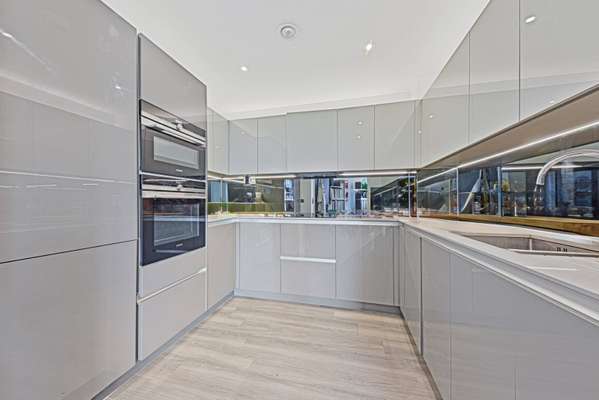 Flat Mare Street in Greater London