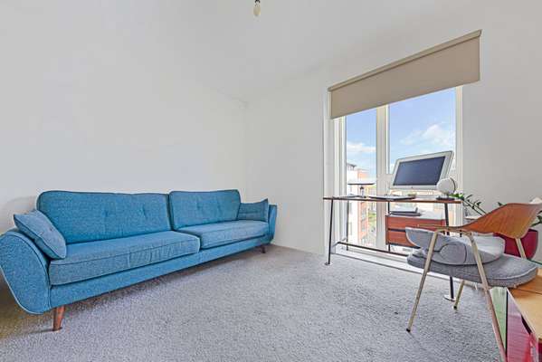 Flat Mare Street in Greater London