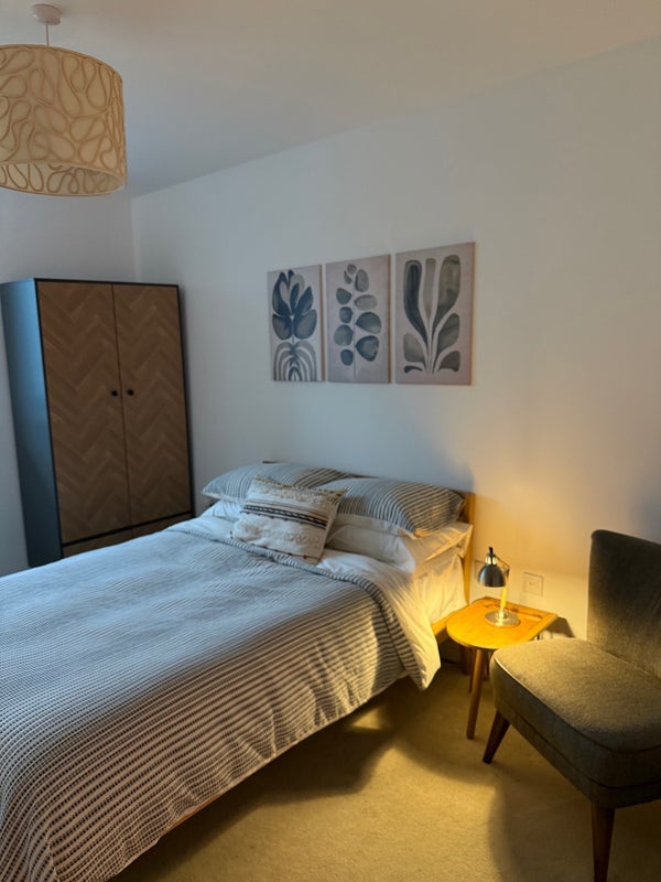 Room Brunner Road in Greater London