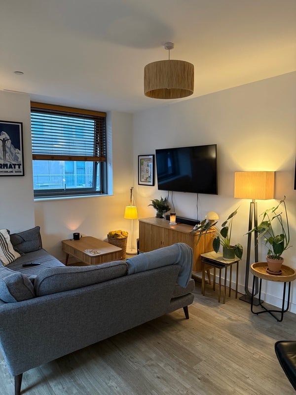Room Brunner Road in Greater London