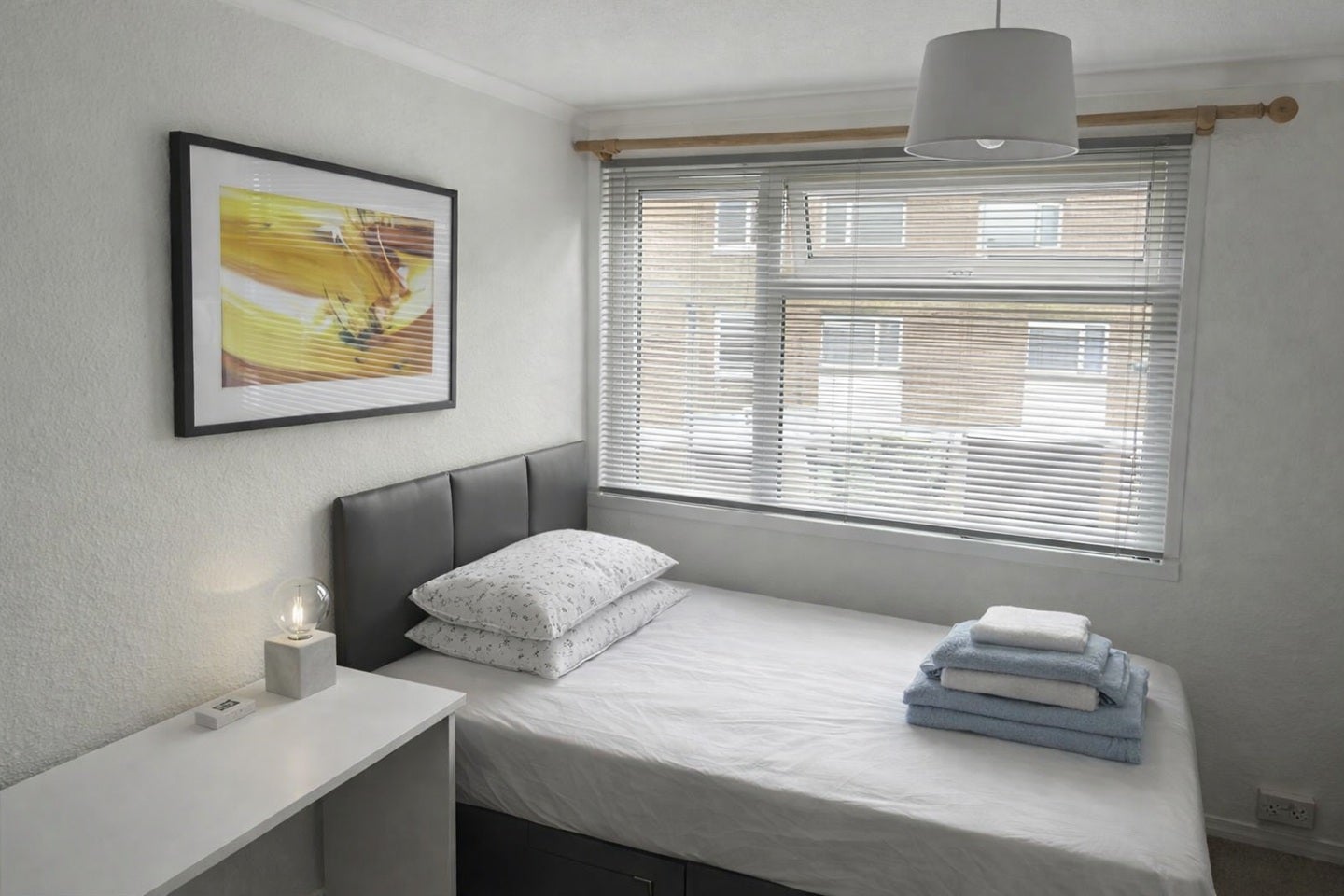 Room Cherry Tree Road in Tunbridge Wells