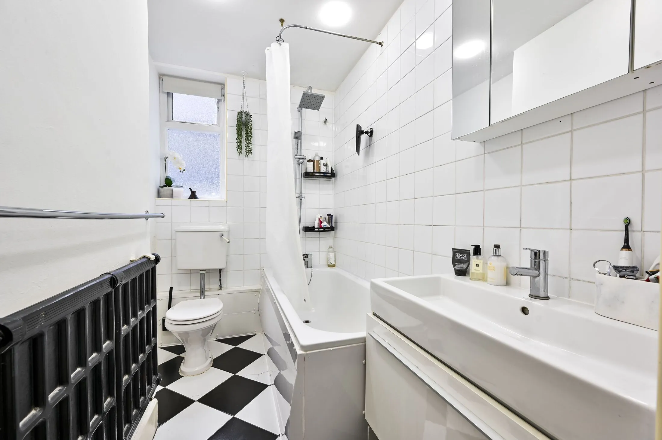 Flat Mapesbury Road in Greater London